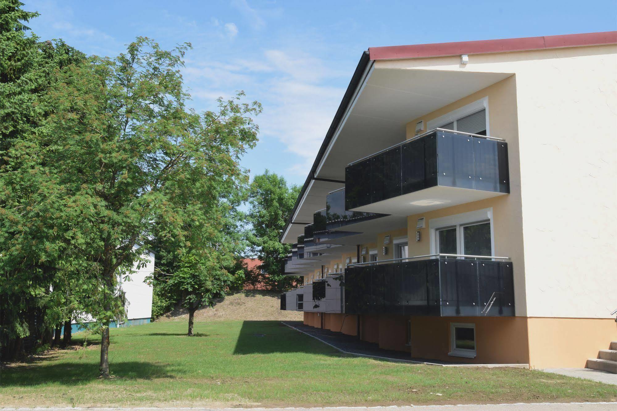 Aparthotel Donaustern Asbach-Baumenheim Exterior photo